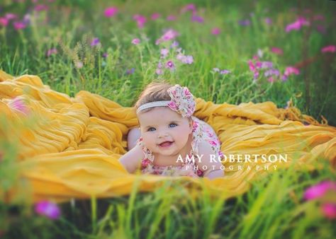 Toddler Summer Photoshoot Ideas, Springtime Photography, 3 Month Old Baby Pictures, Outdoor Baby Photography, 4 Month Baby, Month Photos, 3 Month Old Baby, Toddler Photography, Photography Outdoor