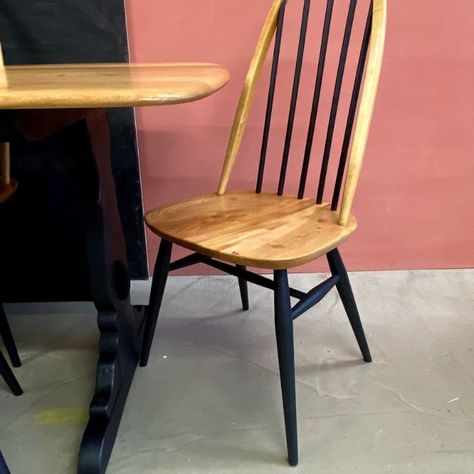 Ercol refectory table and Quaker chairs updated by removing the old dark finish from the exquisite elm table top and seats. Legs and spindles painted in Annie Sloan Athenian Black sealed with lacquer. Annie Sloan Athenian Black, Ercol Table, Elm Table, Ercol Furniture, Refectory Table, Painted Chair, Coastal Living Rooms, Chair Makeover, Rv Remodel