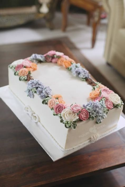 Square Bridal Shower Cake, Watercolor Sheet Cake, Floral Sheet Cake Birthday, Wild Flower Cake Design, Square Floral Cake, Floral Sheet Cake Designs, How To Decorate A Sheet Cake, Bridgerton Theme Cake, Birthday Cake Flowers Elegant