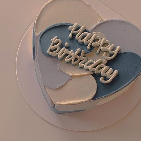 17 Birthday Cake, Small Birthday Cakes, Take It Or Leave It, Ocean Cakes, 13 Birthday Cake, Vintage Birthday Cakes, Birthday Cake Decorating Ideas, Birthday Cakes For Teens, Elegant Birthday Cakes