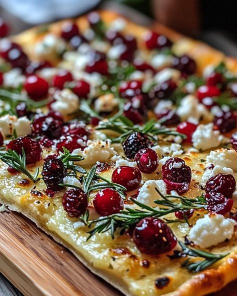 Alanarecipes Goat Cheese Flatbread, Cranberry Goat Cheese, Goats Cheese Flatbread, Fresh Cranberry Recipes, Balsamic Glaze Recipes, Bread Roast, Goat Cheese Appetizer, Creamy Goat Cheese, Goat Cheese Tart