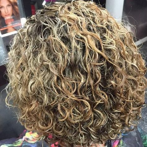 perm for medium thick hair Medium Permed Hairstyles, Loose Perm, Short Perm, Body Wave Perm, Perm Hairstyles, Curly Perm, Spiral Perm, Short Permed Hair, Calendar Management