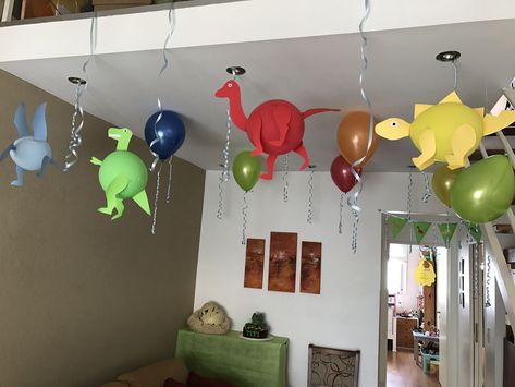 Dino Diy Decorations, Dinosaur Birthday Ideas Decorations, Dinosaur Diy Decor, Dinosaur Balloon Decorations, Diy Dinosaur Decor Party Ideas, Diy Dinosaur Decor, Dino Party Decorations, Dino Decorations, Dinosaur Birthday Decorations