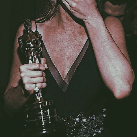 Getting Award Aesthetic, The Arts Aesthetic, Famous Aesthetic Actress, Divorcee Aesthetic, Fame Dr Aesthetic Actor, Fame Aesthetic Acting, Moviestar Aesthetic, Fame Dr Aesthetic, Actress Aesthetic Life