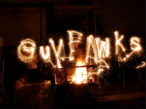 Sparklers ! Bonfire Night Guy Fawkes, 5th Of November, Guy Fawkes Night, Bonfire Party, Guys Night, Guy Fawkes, Travel Trends, Pinterest Images, Bonfire Night