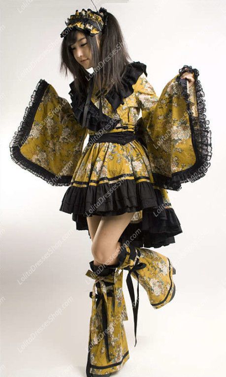 Cute Yellow and Black Printing Fold Kimono Short Kimono Outfit, Cutesy Clothing, Short Kimono Dress, Yellow Kimono, Nerdy Outfits, Chinese Fashion Street, Kimono Outfit, Short Kimono, Japanese Street Fashion