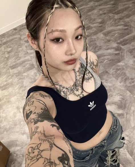 Nyc Fits, Tattoo Photography, Asian Tattoos, Hijabi Aesthetic, Model Aesthetic, Grunge Girl, Aesthetic Women, Teenage Fashion Outfits, Ulzzang Girl