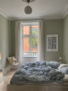 Juna Design Bedding, Bedroom Inspo Scandinavian, Swedish Interior Design Bedroom, Small Room Clean Aesthetic, Room Inspo Scandinavian, Swedish Bedroom Aesthetic, Scandinavian Bedding Ideas, Scandinavian Bedroom Aesthetic, My Scandinavian Bedroom