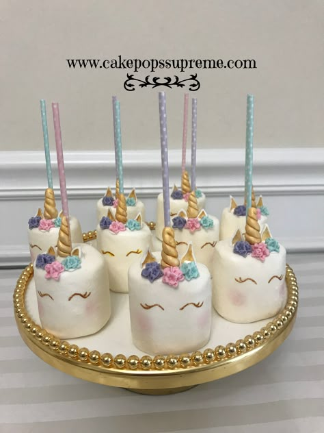 Marshmallow Unicorn Treats, Unicorn Marshmallow Pops, Unicorn Dessert Table Ideas, Unicorn Candy Table Ideas, Unicorn Birthday Treats, Unicorn Treat Table, Unicorn Marshmallows, Unicorn Cakepops, Marshmallow Unicorn