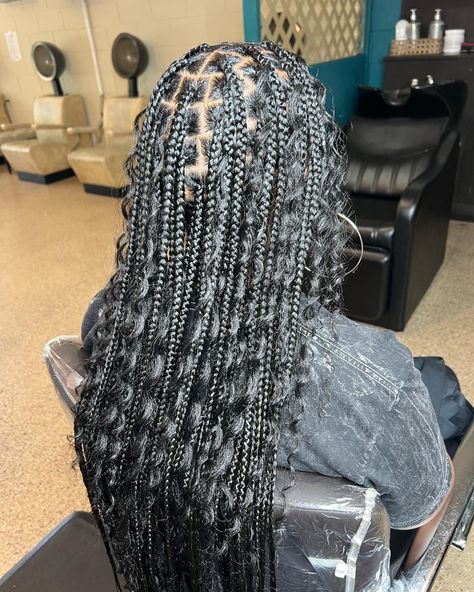 Knotless Bohemian Box Braids Hairstyles, Cute Braided Hairstyles Box Braids, Knotless Braids With Hair Out, Bohemian Braids With Curls, Bohemian Curls Braids, Goddess Knotless, Braids Knotless With Curls, Bohemian Box Braids With Curls, Bohemian Knotless Goddess Braids