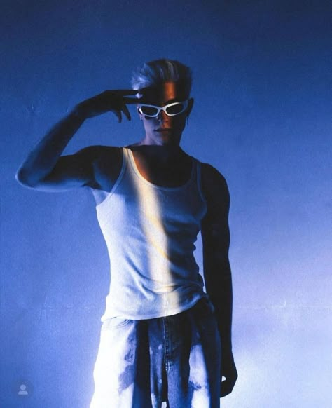 80s Fashion Photoshoot, Male Model Shoot, Fashion Photography Male, Y2k Blue Aesthetic, Punk Photography, Y2k Photoshoot, Men Fashion Photoshoot, Shooting Studio, Mens Photoshoot Poses