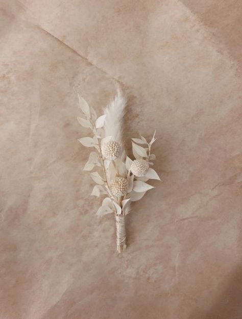 Hello! Welcome to Reed & Rye! My name is Ashley, and I’m a floral artist located in sunny San Diego. This listing is for one (1) Dried/Preserved Bleached Boutonnière! Sizing: Length-5.5”, Width-2.5” This gorgeous dried boutonnière with bleached preserved ingredients is sure to be a showstopper!! Boutonniere Dried Flowers, Dried Boutonniere, Bleached Ruscus, Dried Flower Boutonniere, Pretty Wedding Bouquet, Nola Wedding, Flower Boutonniere, Crystal Bouquet, Dried Flowers Wedding