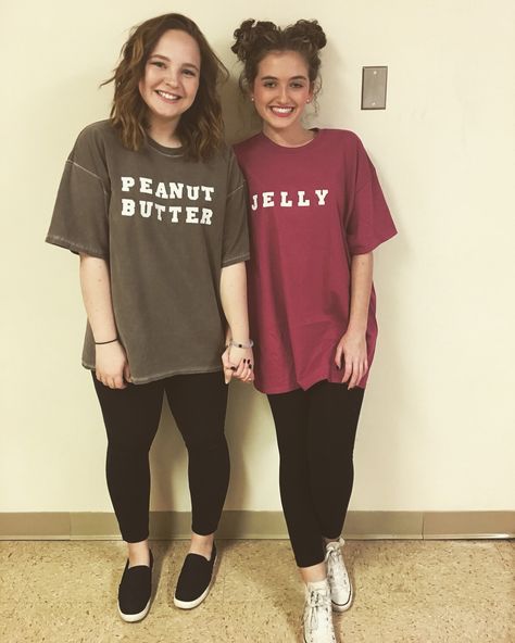 Twin Day Teachers Outfits, Teacher Twin Day Outfits, Peanut Butter And Jelly Costume, Halloween Contest Ideas, Spirit Week Outfit Ideas, Twin Day Spirit Week, Duo Day Spirit Week, Twin Day Outfits, Mother Daughter Halloween Costumes