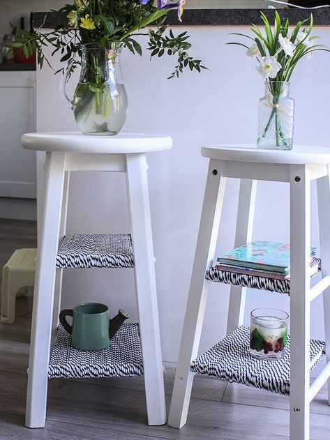 Wooden Stool Decor Ideas, Upcycled Stool Ideas, Repurposed Stools Ideas, Bar Stool Upcycle, Upcycled Bar Stools, Small Stools For Living Room, Refurbished Stools, Refurbished Bar Stools, Upcycled Stool