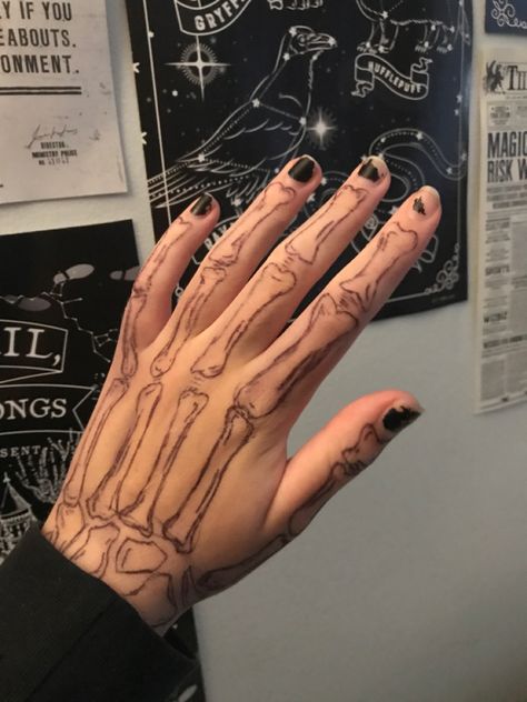 Skeleton Hand Tattoos, Hand Skeleton, Skull Hand Tattoo, Sharpie Doodles, Women Skeleton, Hand Makeup, Skeleton Drawings, Sharpie Tattoos, Skeleton Makeup