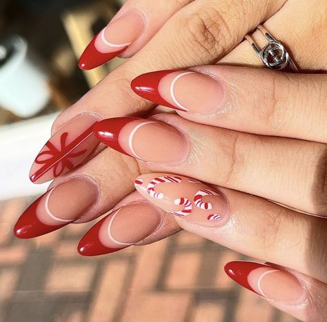 Red French Tip Nails Almond Christmas, Short Stilleto Christmas Nails, Red Nail Designs Christmas Holidays, Red Christmas Nails Design, Gel X Christmas Nail Designs, Nails Cristhmas Ideas, Christmas Almond Nails Designs, Christmas Nails 2023 Trends Red, Christmas French Tip Nails Almond