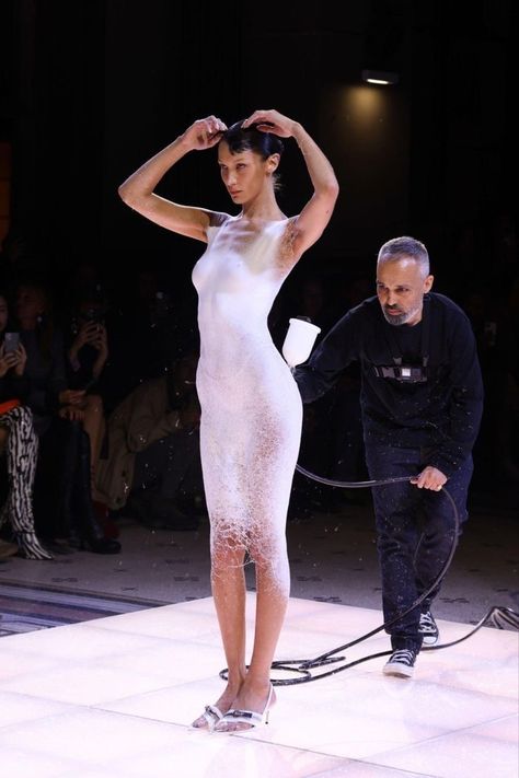 Bella Hadid Runway, Bella Hadid Dress, Isabella Hadid, Fashion Culture, Spring Summer 2023, Tv Movies, Dream Lifestyle, Modern Women, Just Jared