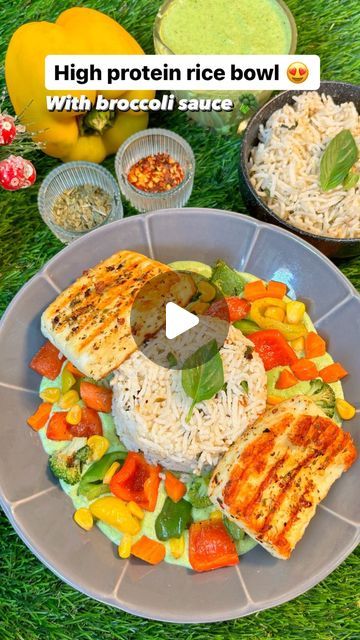 Protein Rich Foods Vegetarian, Vegetarian Rice Bowl Recipe, Vegetarian Rice Bowl, High Protein Rice, Rice Bowl Recipes, Broccoli Sauce, Protein Rice, Herbed Rice, Vegetarian Rice