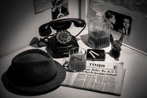 Film Noir Aesthetic, Film Noir Photography, Noir Aesthetic, Nick Valentine, Supernatural Series, Noir Detective, Detective Aesthetic, Costume Noir, Private Eye