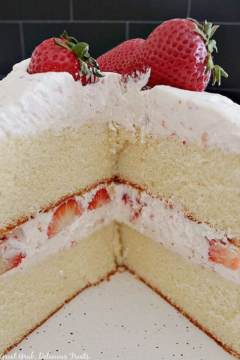 Strawberry Shortcake With Vanilla Pudding, Strawberry Shortcake Layer Cake, Strawberry Whipped Cream Cake, Strawberry Banana Cakes, Strawberry Shortcake Birthday Cake, Banana Nut Cake, Homemade White Cakes, Strawberry Layer Cakes, Homemade Strawberry Shortcake