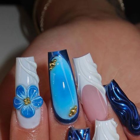 Rectangular Nails, Aquarium Nails, 3d Flower Nails, Gold Nail Designs, Floral Nail, Floral Nail Art, Trendy Nail Art, Luxury Nails, Cute Nail Designs