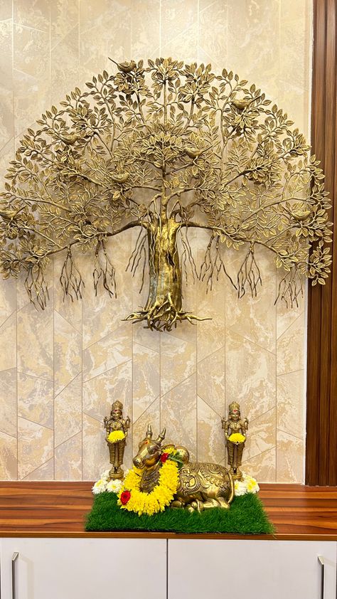 Kalpavriksha Tree Painting, Kalpataru Tree, Kalpavruksh Tree, Om Images, Kalpavriksha Tree, Flower Garland Diy, Buddha Painting Canvas, Clinic Decor, Scarf Display