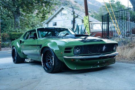 1970 Mustang Fastback Custom Green Mustang, 1970 Mustang, Auto Ford, Roadster Car, Mustang Wallpaper, Hot Rods Cars Muscle, Ford Mustang Car, Gtr R35, Pimped Out Cars