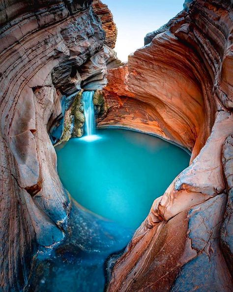 Australia_o n e   l o v e❤ on Instagram: “Hamersley Gorge, a natural spa rock pool in #Karijini National Park❤❤ By 📷@bugsandbears⁣ ⁣▪ ▪ ▪ ▪ ▪ ▪ ▪ ✴✴✴✴✴✴✴✴✴✴✴✴✴✴✴✴✴ Join us in this…” Instagram Locations, Natural Pool, Destination Voyage, Nature Adventure, Beautiful Waterfalls, Great Barrier Reef, Canberra, Magical Places, Australia Travel