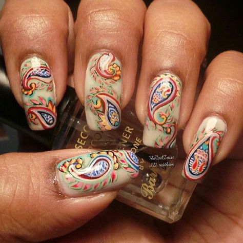 Miler Nail Art Design, Paisley Pattern Nails, Indian Inspired Nails, Paisley Nails Design, Turkish Nails, Paisley Nails, Paisley Nail Art, Indian Nail Art, Turkish Painting