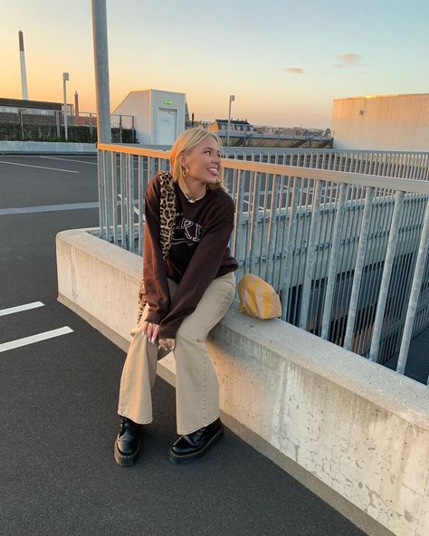 Barbara Kristoffersen (@barbarakristoffersen) posted on Instagram: “mcd 🤎” • Oct 28, 2020 at 3:55pm UTC Barbara Kristoffersen, Crewneck Outfit, Brown Crewneck, Outfit Brown, Aesthetic Fits, Brown Outfit, 가을 패션, Parking Lot, Looks Style