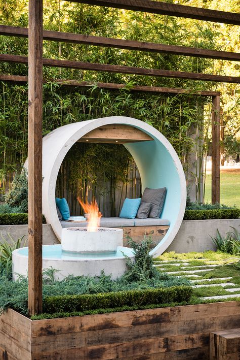 Urban Garden Design, Fire Pit Seating, Zen Design, Casa Exterior, Backyard Fire, Fire Pit Backyard, Dream Backyard, Water Feature, Outdoor Fire