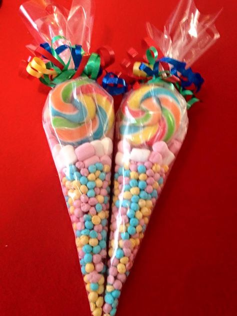 Excited to share the latest addition to my #etsy shop: Sweet cones Candy Cones Diy, Sweet Cones Ideas Diy, Candy Cones Ideas, Sweet Cones Ideas Kid Parties, Sweet Cones Ideas, Cone Treats, Sweetie Cones, Party Candy Bags, Candy Arrangements