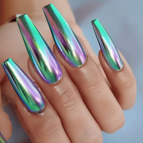 32 Iridescent Nail Designs That Speak Volumes Without Words Iridescent Nail Designs, Purple Nails Gel, Simple Nails Gel, Acrylic Nails Simple, Quartz Nails, Quartz Nail, Unicorn Nails, Nails Gel Nails, Chrome Powder