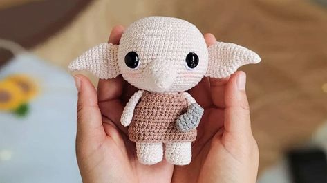 Amigurumi Harry Potter Dobby PDF Patrón Gratis Paso a Paso - 500+ PDF Passo a Passo Amigurumi Receitas Dobby Amigurumi Pattern Free, Harry Potter Amigurumi Patron Gratis, Harry Potter Amigurumi, Hello Kitty Amigurumi, Batman Amigurumi, Dobby Harry, Harry Potter Dobby, Lidia Crochet Tricot, Harry Potter Crochet