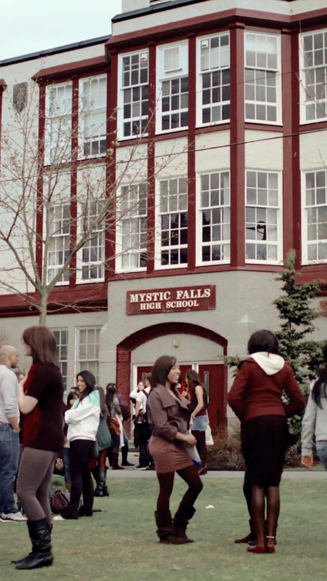 Mystic Falls High School, The Vampire Diaries Aesthetic, Vampire Diaries Aesthetic, Diaries Aesthetic, Mystic Falls, The Vampire Diaries, The Vampire, Vampire Diaries, High School