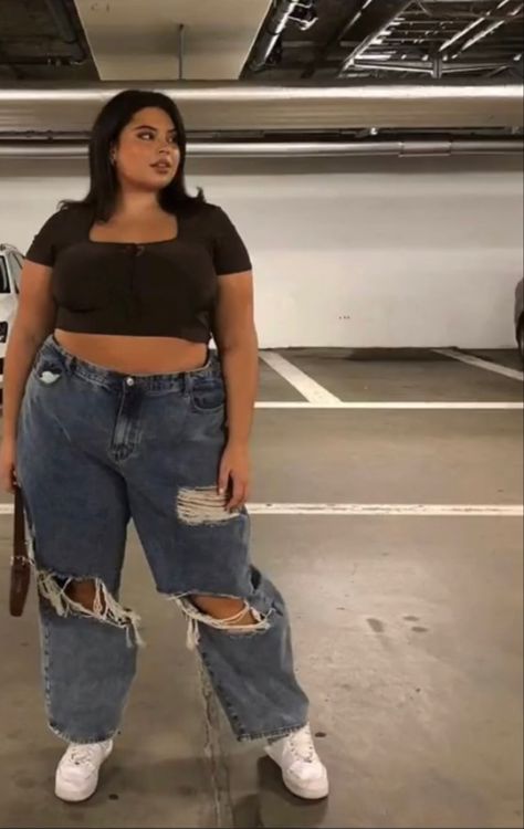 Plus Size Ripped Jeans Outfit, Clubbing Outfits Plus Size, Plus Size Club Outfits Night Out, Dr Faceclaims, Club Outfit Night, Clubbing Outfit, Outfits Night Out, Ripped Jeans Outfit, Style Goals