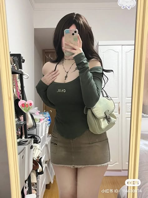 60kg Woman Outfit, Pose Reference Chubby, Petite Hourglass Outfits, Chubby Fashion Outfits Korean, Chubby Outfit Ideas, Pear Shaped Fashion, Chubby Girl Outfits, Hourglass Outfits, Curvy Casual Outfits