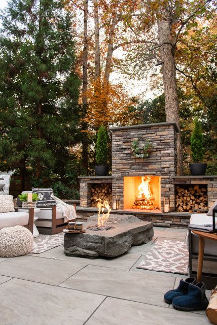 Fireplace Decorating Ideas, Fireplace Decorating, Fireplace Decor Ideas, Modern Outdoor Fireplace, Fireplace Decorations, Outdoor Fireplace Designs, Outdoor Fireplace Patio, Lakeside Living, Backyard Fireplace