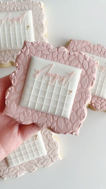 Embossed Royal Icing Cookies, Simple Wedding Cookies Royal Icing, Royal Icing Cookies Wedding, Wedding Favor Sugar Cookies, Wedding Favour Cookies Decorated, Wedding Favor Royal Icing Cookies, Wedding Cookies Decorated, Elegant Cookies, Valentine Cookies Decorated