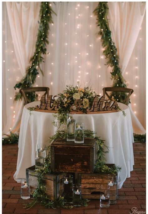 Round Bride And Groom Table, Indoor Sweetheart Table Wedding, Sweetheart Table Wedding Diy, Mr And Mrs Sweetheart Table, Rustic Head Table Decor, Babies Breath Sweetheart Table, Lovers Table Wedding, Rustic Wedding Sweetheart Table Ideas, Winter Sweetheart Table Wedding