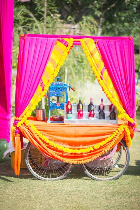 Holi Event, Hindu Wedding Decorations, Stall Decorations, Mehendi Decor Ideas, Holi Party, Holi Celebration, Desi Wedding Decor, Diwali Party, Wedding Planning Decor