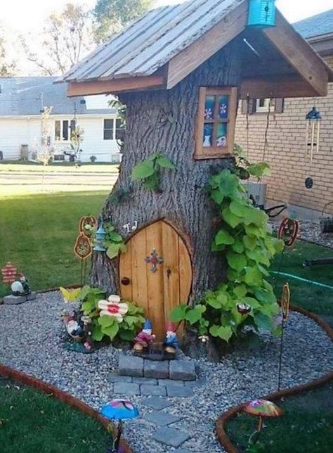 Turn a tree stump into this! Tree Stump Ideas, Fairy Garden Design Ideas, Tree Stump Decor, Stump Ideas, Yard Art Crafts, Fairy Tree Houses, Fairy House Diy, Fairy Garden Designs, Fairy Garden Crafts