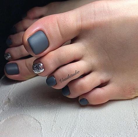 Nails Short Acrylic, Nail Cover, Simple Toe Nails, Cute Pedicures, Grey Nail Art, Toes Nails, Gel Toe Nails, Toe Nail Color, Cute Toe Nails