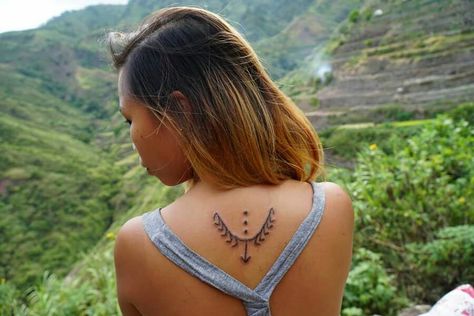 Traditional hand-tapped tattoo by Apo Whang-Od in Buscalan, Tinglayan, Kalinga Philippines Whang Od Tattoo, Whang Od, Upper Thigh Tattoos, Tattoo Samples, Filipino Tattoos, Cute Tiny Tattoos, Mermaid Tattoos, Tattoo Script, Pattern Tattoo