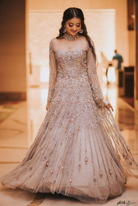 How To Indianize A Wedding Gown? Engagement Dress For Girl, Stylish Frocks, Engagement Gown, Bridal Gown Inspiration, Reception Gowns, Engagement Gowns, Indian Wedding Gowns, Silver Cocktail Dress, Reception Gown