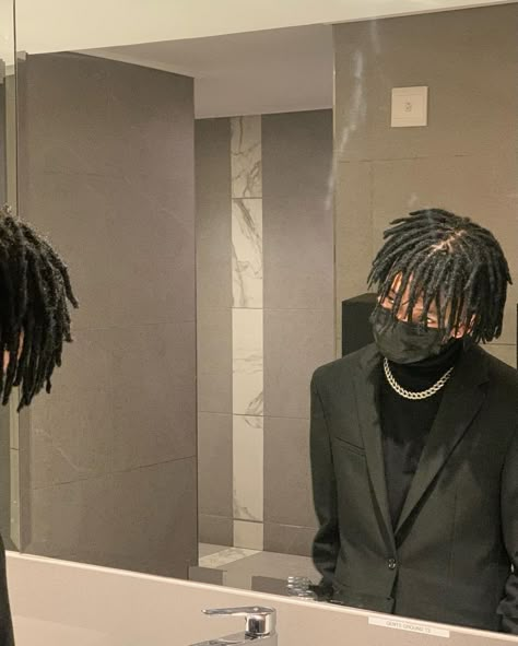 Dreads Men Aesthetic, Cool Dreadlocks Style Men, Black Dudes With Dreads, Dreads Men Styles, Short Dreads Men, Dreads Black Man, Dreadlock Hairstyles For Men Black, Black Man With Dreads, Aesthetic Dreads