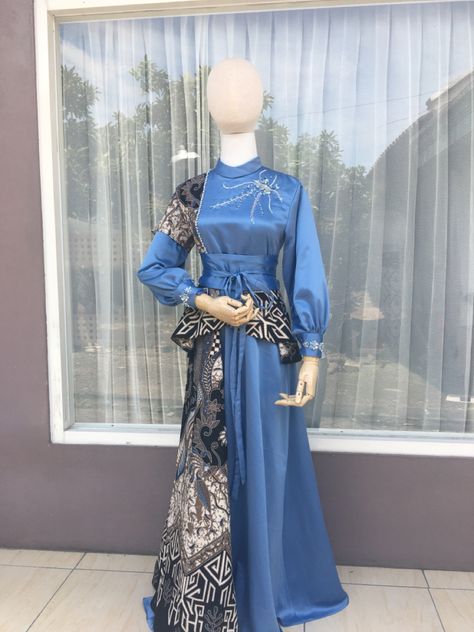 Batik Kombinasi, Batik Fashion, Fashion Muslim, Dresses Dresses, Batik, Indonesia, Ootd, Dresses, Quick Saves