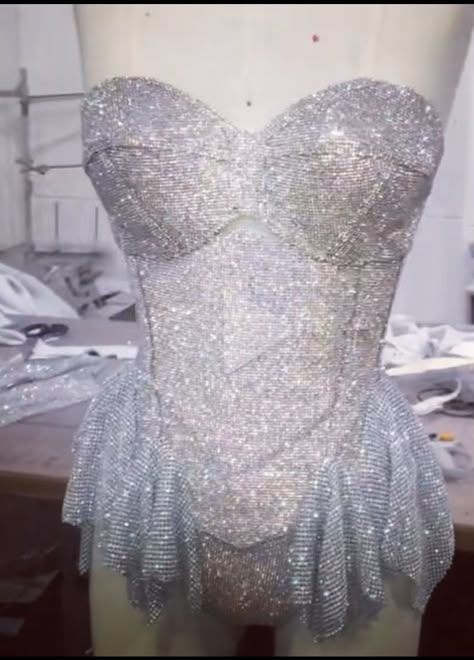 Silver Performance Outfit, Concert Performance Outfit Ideas, Sparkly Stage Outfits, Bedazzled Costume, White Performance Outfit, Ariana Grande Concert Outfits, Performance Outfits Singing, Ariana Grande Stage Outfits, Silver Body Suit