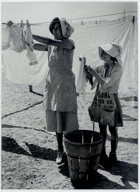 Selected images, 1940 Laundry Pictures, Hanging Laundry, Labor Camp, Vintage Housewife, Vintage Laundry, Laundry Day, Sweet Smell, Vintage Farm, Vintage Portraits