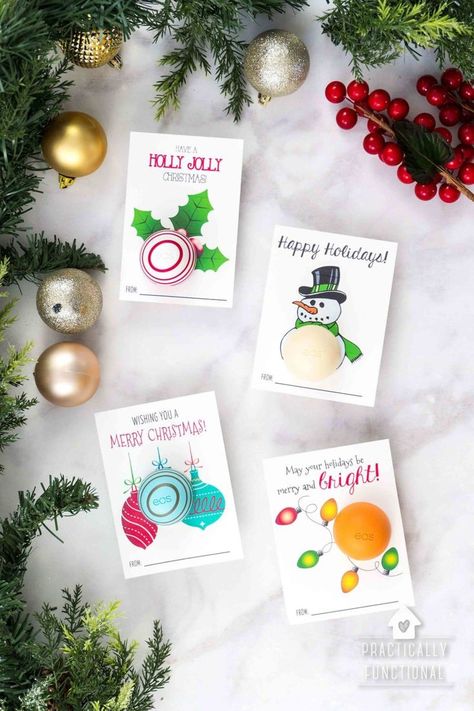 These free printable eos lip balm Christmas gifts are such a cute and easy gift idea! Whip up this simple five-minute Christmas gift for the perfect neighbor gift or easy gift for your kid's teachers. #eos #eoslipbalm #freeprintable #christmasprintables #freeprintablechristmas Eos Gift Tags Free Printable, Eos Gift Ideas, Diy Gifts Last Minute, Easy Gift Idea, Best Friend Christmas Gifts, Coworker Birthday Gifts, Christmas Neighbor, Coworkers Christmas, Neighbor Christmas Gifts